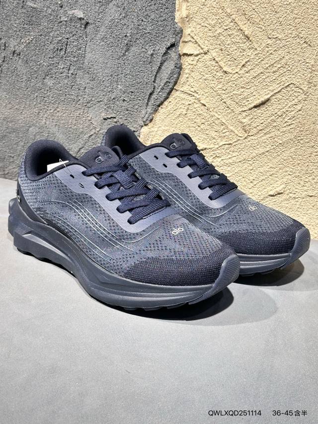 新品上市实拍 Alo Yoga Recovery Mode 人气单品 舒适简约防滑耐磨低帮休闲板鞋 Alo Yoga于2007年创立于洛杉矶 意在传播有意识的运