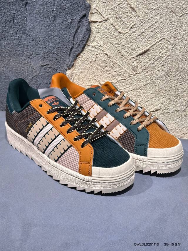 Adidas Handball Spezial 阿迪达斯经典款 复古休闲板鞋 全鞋采用反毛皮制作 牛筋耐磨大底 承载青春情怀的板鞋 经典三条杠装饰鞋侧 品牌辨识