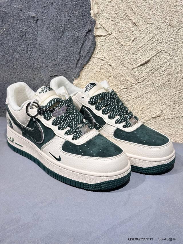 新品上市实拍 正确低趴鞋头细节 拒绝偷工减料福利供应 此次鞋款鞋面上以麂皮材质打造，整体鞋款视觉上质感十分完美，鞋款将多彩风格展现的淋漓尽致，使鞋款增添了不少的