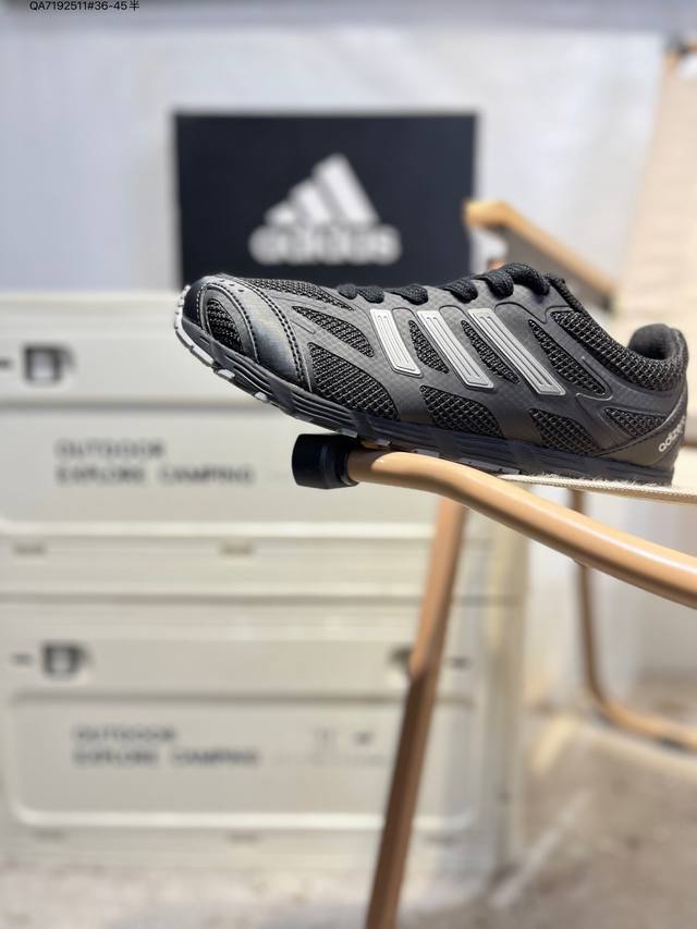Adizero pr Sftm 阿迪达斯 舒适百搭防滑耐磨 低帮 休闲跑步鞋 中底配置方面搭载全掌Lightstrike pro 鞋面采用透气网面 契合日常训练