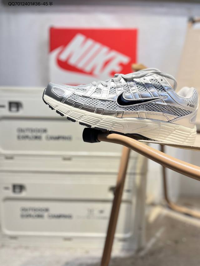 耐克 Nike p-6000 Laser Blue 复古科技个性运动老爹鞋。该鞋款鞋面采用纵横交错的覆面，重现 2000 年代跑鞋风格，同时搭配缓震鞋垫，带来舒