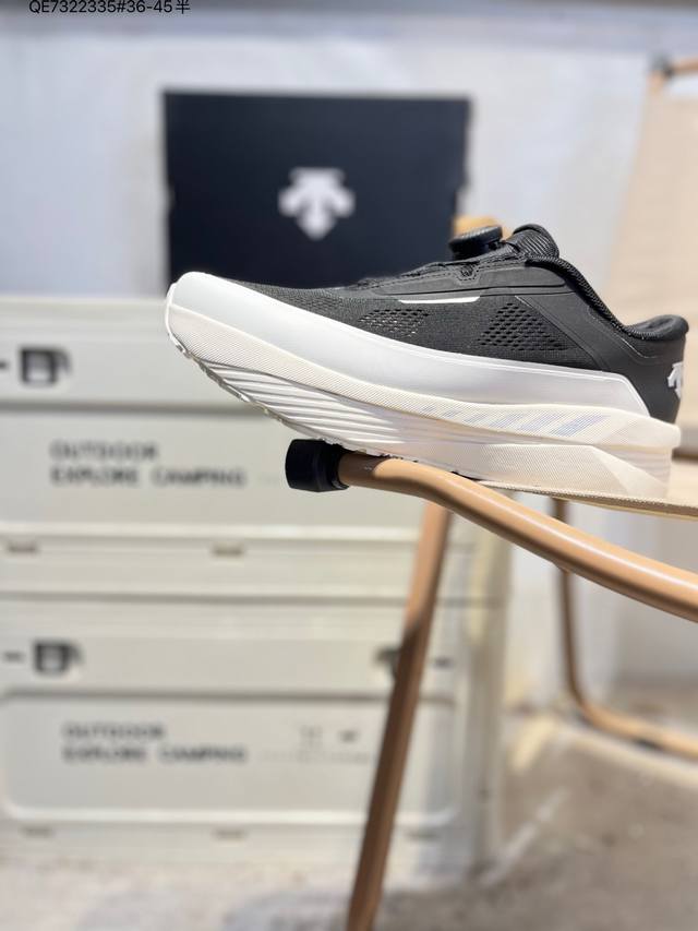 迪桑特Descente Lavitate Wire 3.0 舒适百搭防滑耐磨 低帮 休闲跑步鞋 采用大网眼材质鞋面 轻薄通透不闷热 前掌易弯折设计 提供灵活的穿