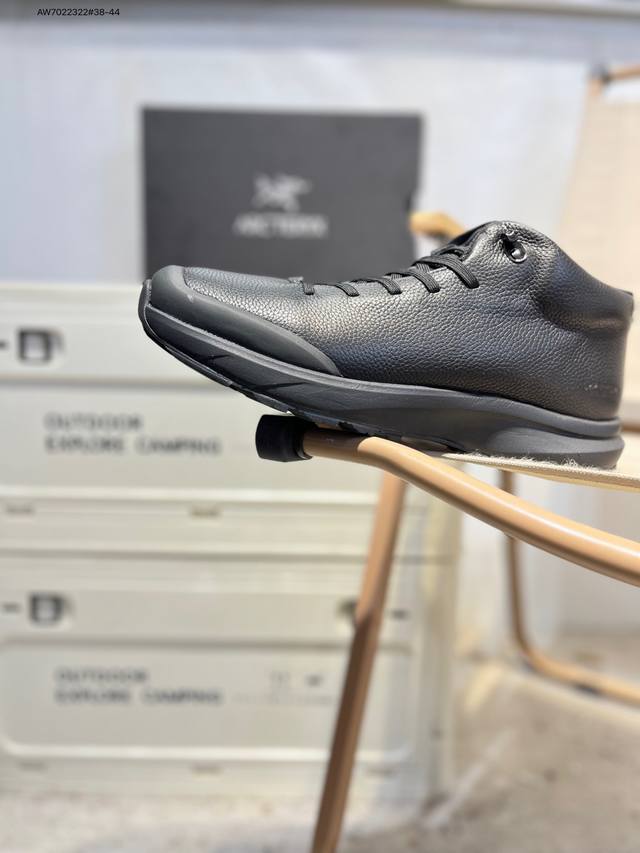 始祖鸟 Konseal Lt W覆盖透气男越野跑鞋 适合技术路线单日徒步穿着也可以一脚蹬穿法 Aeriosflgtx鞋受到长途野外跑步鞋的启发 适合在变化的地形