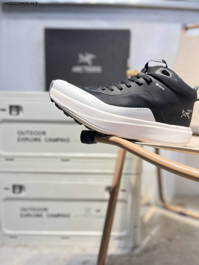 始祖鸟 Konseal Lt W覆盖透气男越野跑鞋 适合技术路线单日徒步穿着也可以一脚蹬穿法 Aeriosflgtx鞋受到长途野外跑步鞋的启发 适合在变化的地形