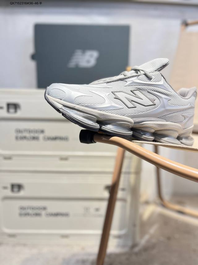 New Balance Nb2000 舒适百搭防滑耐磨低帮 休闲跑步鞋 New Balance 在近两年的球鞋市场屡出奇招，在经典鞋型保持进一步增长的同时，推出