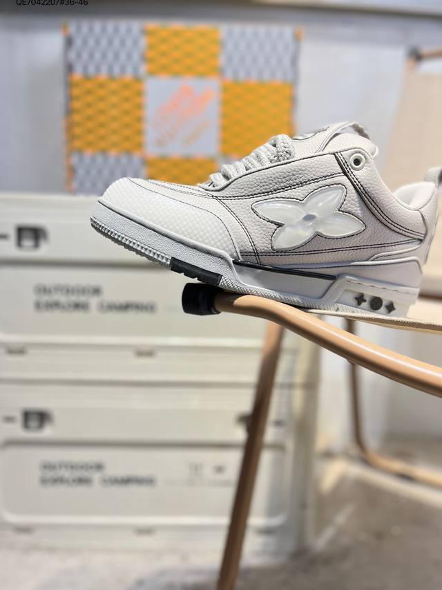 路易威登 Louis Vuitton Lv路易威登板鞋 新款 Lv Trainer最新配色运动鞋 L家 篮球鞋风格运动鞋 该鞋由艺术总监 Virgil Ablo