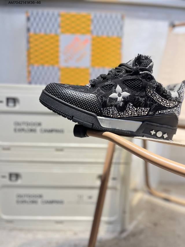 路易威登 Louis Vuitton Lv路易威登板鞋 新款 Lv Trainer最新配色运动鞋 L家 篮球鞋风格运动鞋 该鞋由艺术总监 Virgil Ablo