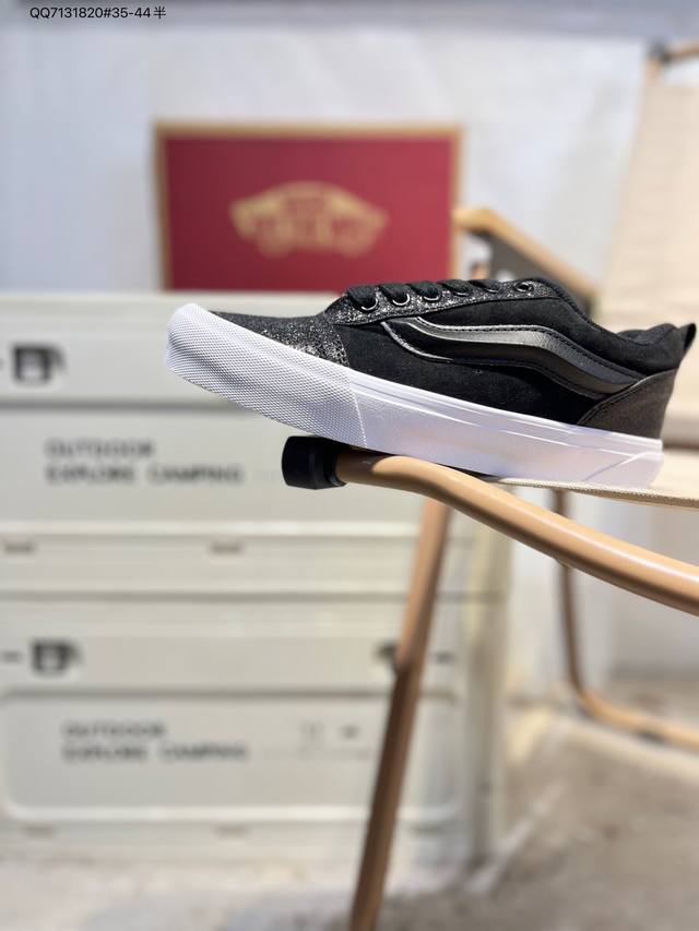 真标硫化工艺#原厂档案开发铝楦版型#正确安娜系列翘头鸟嘴贴条弧度致敬滑板文化，联乘瑞典著名鞋店Sneakersnstuff X Vans Sk8 Mid Sns