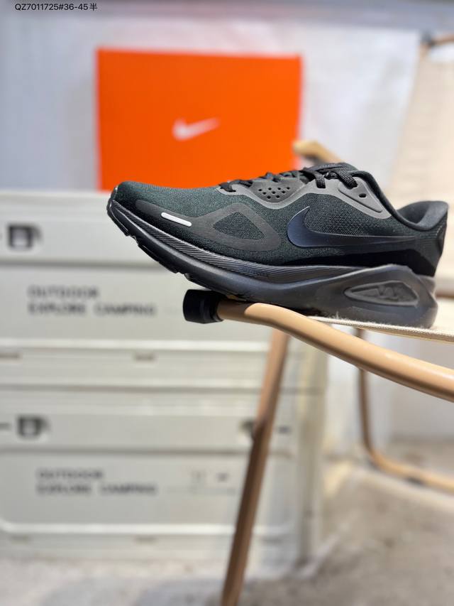 升级原楦原纸版数据开发#采用织物面料鞋面材质#全新全掌Reactx泡棉泡绵科技轻盈舒适#外置耐磨防滑橡胶大底重新定义公路跑鞋标杆,耐克Nike Air Zoom