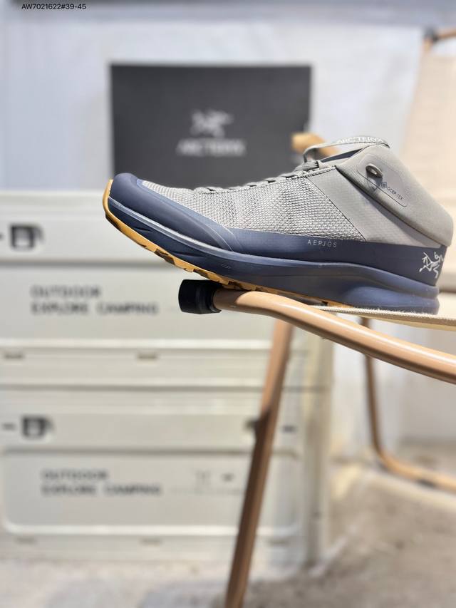 始祖鸟 Konseal Lt W覆盖透气男越野跑鞋 适合技术路线单日徒步穿着也可以一脚蹬穿法 Aeriosflgtx鞋受到长途野外跑步鞋的启发 适合在变化的地形