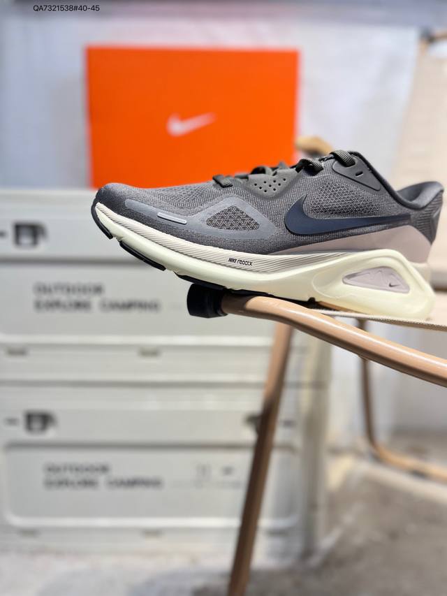 升级原楦原纸版数据开发#采用织物面料鞋面材质#全新全掌Reactx泡棉泡绵科技轻盈舒适#外置耐磨防滑橡胶大底重新定义公路跑鞋标杆,耐克Nike Air Zoom