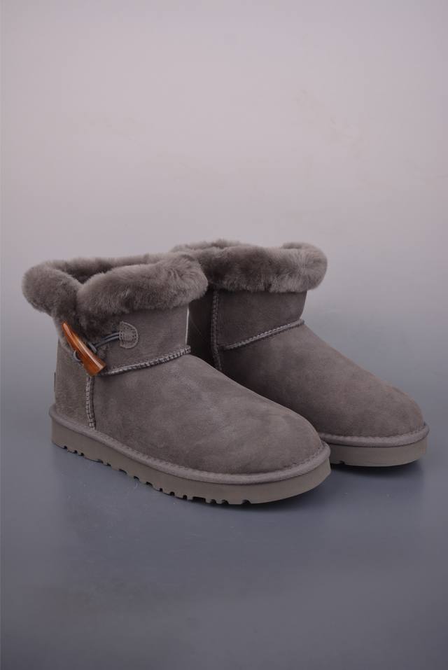 Ugg Classic Short Ii 冬季女士雪地靴 厚底款 外贸平台专供版本 组合厚底 轻便防滑 真羊皮毛一体 鞋面设计 采用优质翻毛皮 易于打理 舒适与