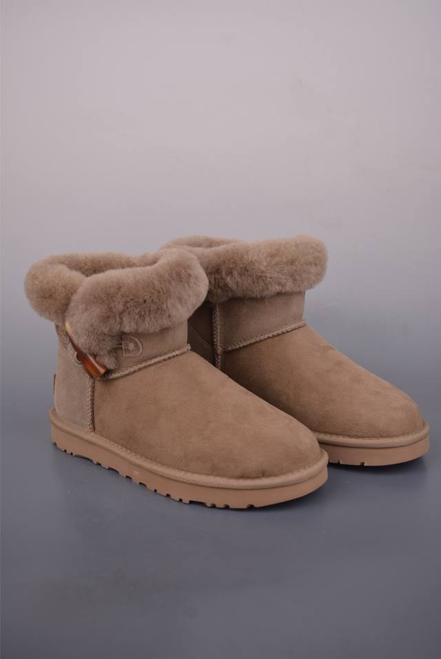Ugg Classic Short Ii 冬季女士雪地靴 厚底款 外贸平台专供版本 组合厚底 轻便防滑 真羊皮毛一体 鞋面设计 采用优质翻毛皮 易于打理 舒适与