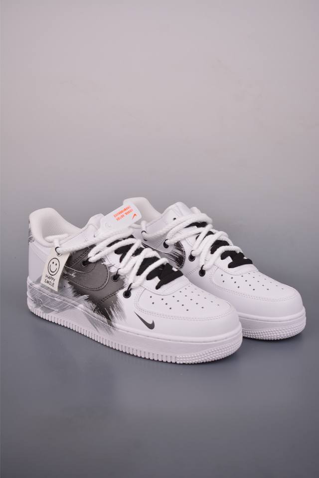 Air Force 1 Low 手绘涂鸦 结构绑带 原楦头原纸板 打造纯正空军版型 专注外贸渠道 全掌内置蜂窝气垫 原盒配件 原厂中底钢印、拉帮完美 官方货号: