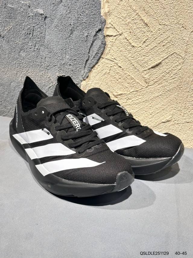 新品上市实拍 #升级原楦原纸版开发#采用轻质单向弹性梭织鞋面材质#中底搭载Lightstrike高密度发泡+前掌单块Lightstrike pro避震科技#外搭