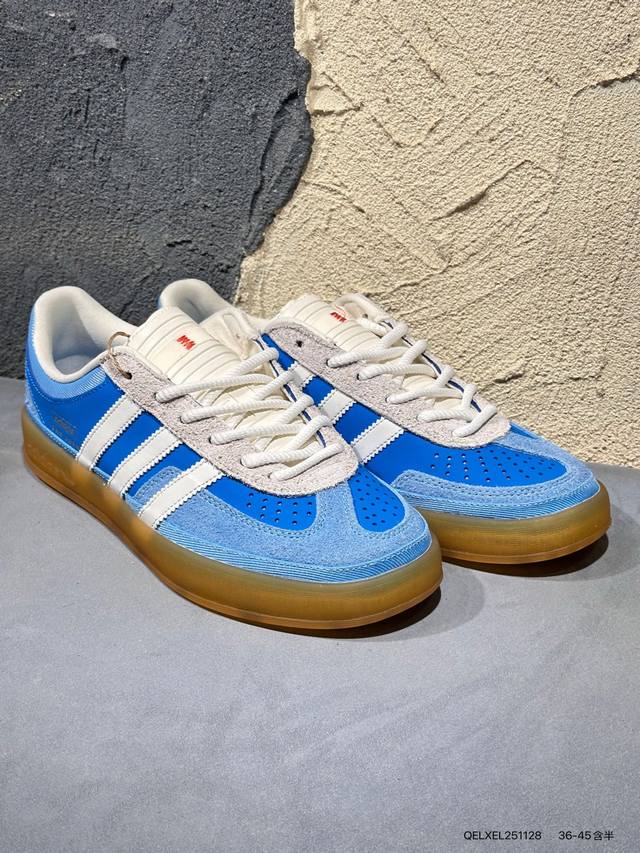 新品上市实拍 波多黎各先锋艺术家 Bad Bunny 此次与阿迪达斯再度携手，以 Gazelle 鞋型为蓝本，以 神奇粘土 为灵感主题，通过材质与色彩的突破性组