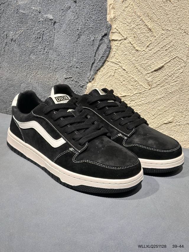 新品上市实拍 E Dior迪奥潮流时尚低帮休闲系列 广东品质原厂新款 渠道原装订单 全套专柜包装物原鞋一致效果Wllxlq251128