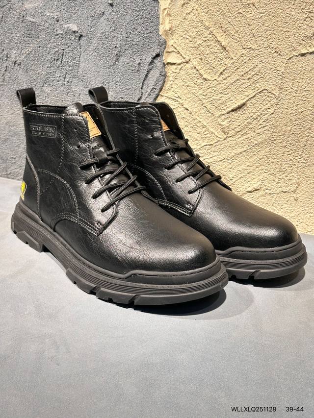 新品上市实拍 Cat纯原 广东大厂 新款 推土机 休闲时尚 男士休闲皮鞋 原单品质真标公司卡特男鞋广东纯原 历年经典热销款 新款头层牛皮耐磨防滑橡胶大底 固特异