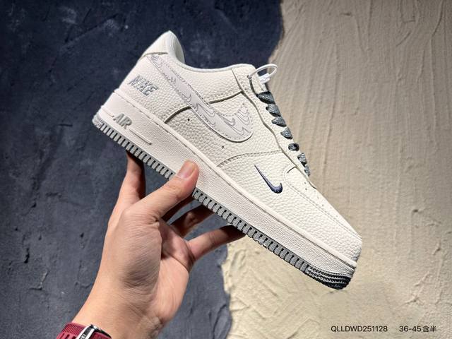 新品上市实拍 耐克Nike Dunk Low 板鞋 Sb系列经典百搭休闲运动板鞋加厚鞋舌的填充，使舒适性大大提升，同时也更方便穿脱中底部分则加入了脚感柔软舒适Z