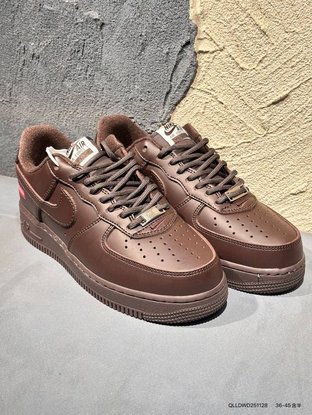 新品上市实拍 耐克Nike Dunk Low 板鞋 Sb系列经典百搭休闲运动板鞋加厚鞋舌的填充，使舒适性大大提升，同时也更方便穿脱中底部分则加入了脚感柔软舒适Z