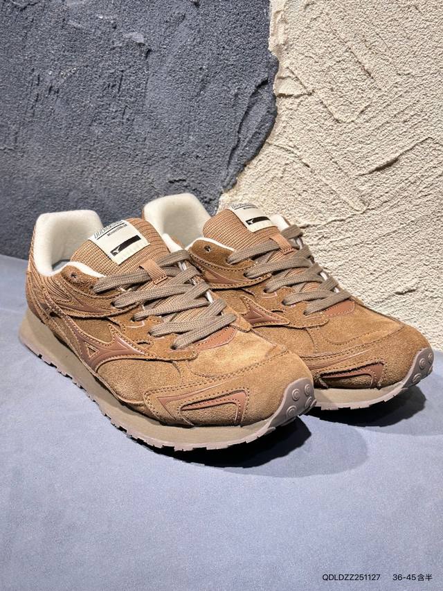 新品上市实拍 Mizuno美津浓 Lg 60S 2K 舒适百搭 做旧设计 德训 薄底防滑耐磨 低帮休闲鞋 Y2K与60S的时空碰撞 趋势破壁 沿袭Mizuno经