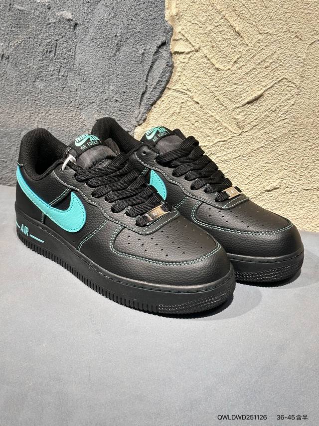 Nike Air Force 1 Low 白蓝 原楦头原纸板 打造纯正空军版型 专注外贸渠道 全掌内置蜂窝气垫 原盒配件 原厂中底钢印、拉帮完美 官方货号：Hq
