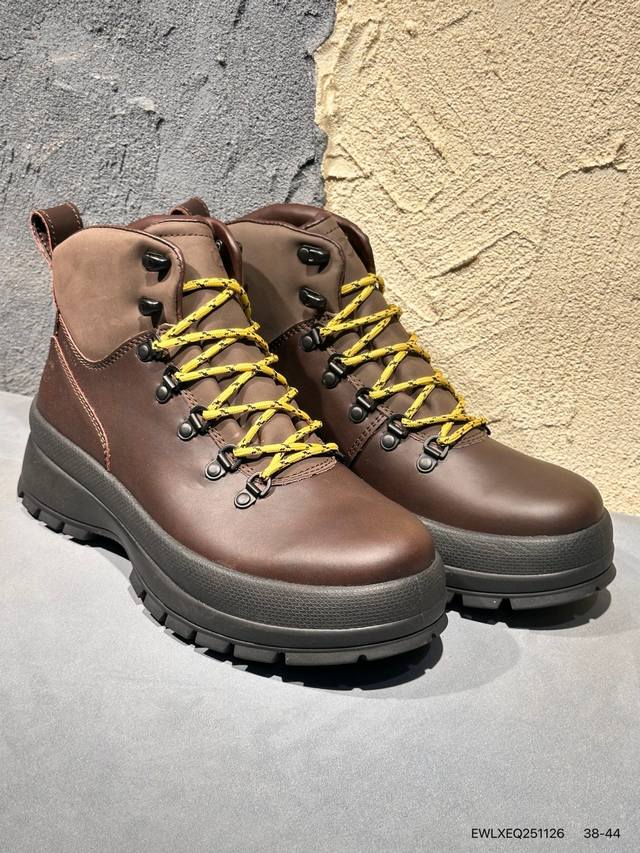 新品上市实拍 Ecco爱步 广东原版透气 配备原版三件套 防尘纸 高弹大底 全头层牛皮 新款百搭休闲款 纯手工制成 鞋面走线工整 清晰质感 原单品质 拼接运动透