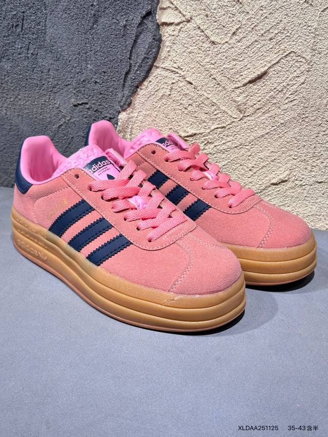 新品上市实拍 Eqt Basketball系列 灰白 来自街头研究所 研究释出的“不能自拔的潮流身外物”，采用巴斯夫Boost中底和复古的上层搭配，完美诠释复古