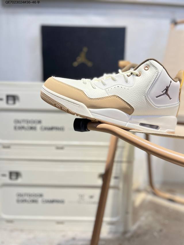 Nike Air Jordan Courtside 23 Concord 乔丹Aj23代简版中帮复古休闲运动文化篮球鞋采用翻毛皮组合牛津布鞋面材质内嵌缜密定位拉