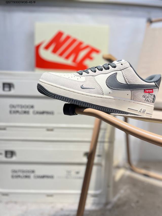 耐克 Nike Air Force 1 '07空军一号 百搭休闲运动板鞋。柔软、弹性十足的缓震性能和出色的中底设计，横跨复古与现代的外型结合，造就出风靡全球三十