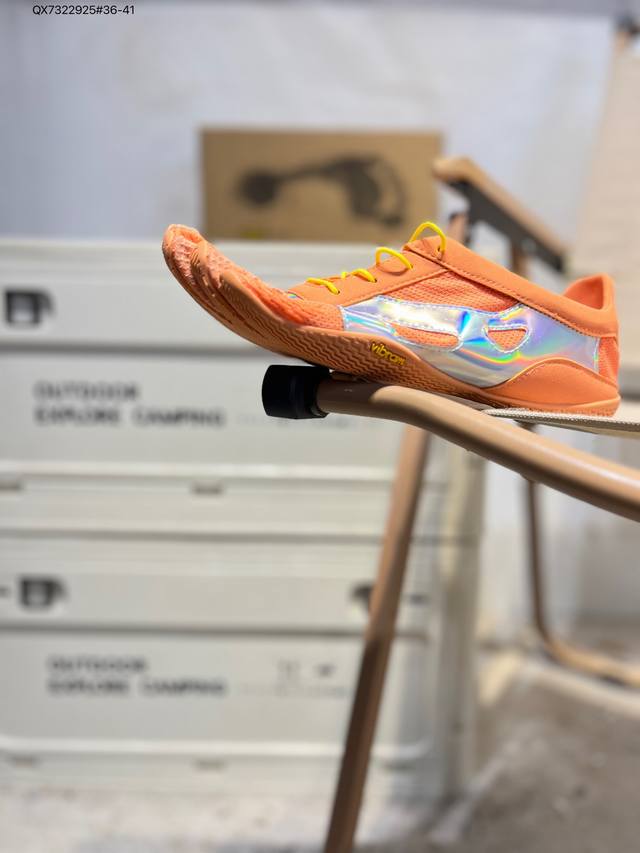 Vibram五指鞋2025新款户外徒步登山鞋越野男赤足运动鞋 Breezandal采用五指设计，每个脚趾都有独立的分隔，模仿赤足的感觉，提供更自然的运动体验。这