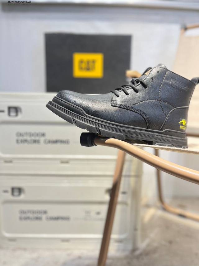 Cat 卡特 硬汉推土机品牌 系列工装休闲鞋 天猫同款 全新出炉 工艺品质 专为高端海淘代购客户准备 鞋面采用头层磨砂牛皮 此款每年销量爆炸pwc44100 A