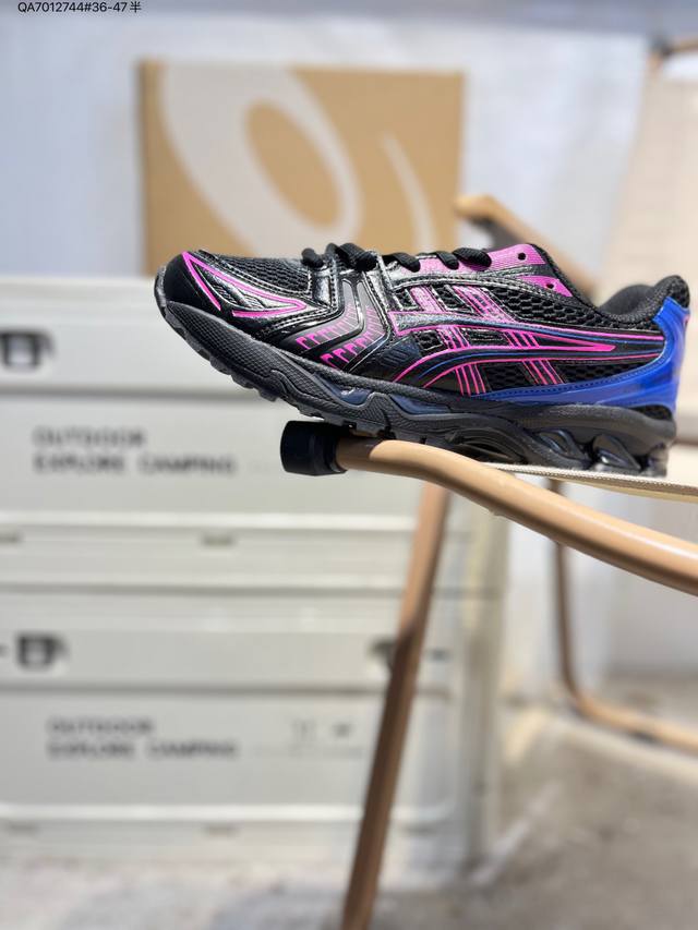 Asics Gel-Kayano 14亚瑟士经典跑鞋 如今机能风和户外风吹得正劲，便是主打“Urban Outdoor机能越野风格”，城市和户外场景都能轻松应对