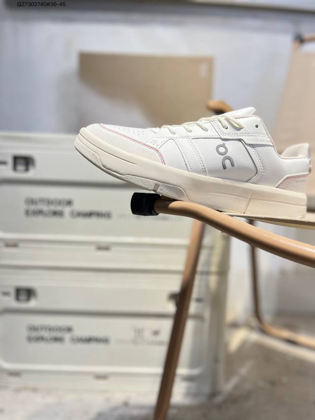 On昂跑Cloudtilt Moon 轻量运动休闲鞋 脚感很舒服 鞋底柔软且包裹性好 上脚显腿长 不管休闲还是运动都很百搭 是最好看最显质感的颜色3We1043