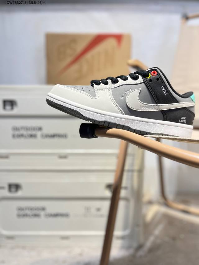 耐克Nike Dunk Low 板鞋Sb系列经典百搭休闲运动板鞋加厚鞋舌的填充，使舒适性大大提升，同时也更方便穿脱中底部分则加入了脚感柔软舒适Zoomair气垫