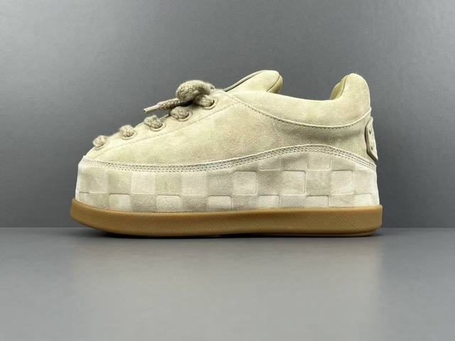 渠道优势 ！ God版 Lv Louis Vuitton X Nigo 联名款 Yeti Fw25 绒面牛皮革 圆头系带阿甘鞋 及踝 雪地靴 男款 米色 尺码3