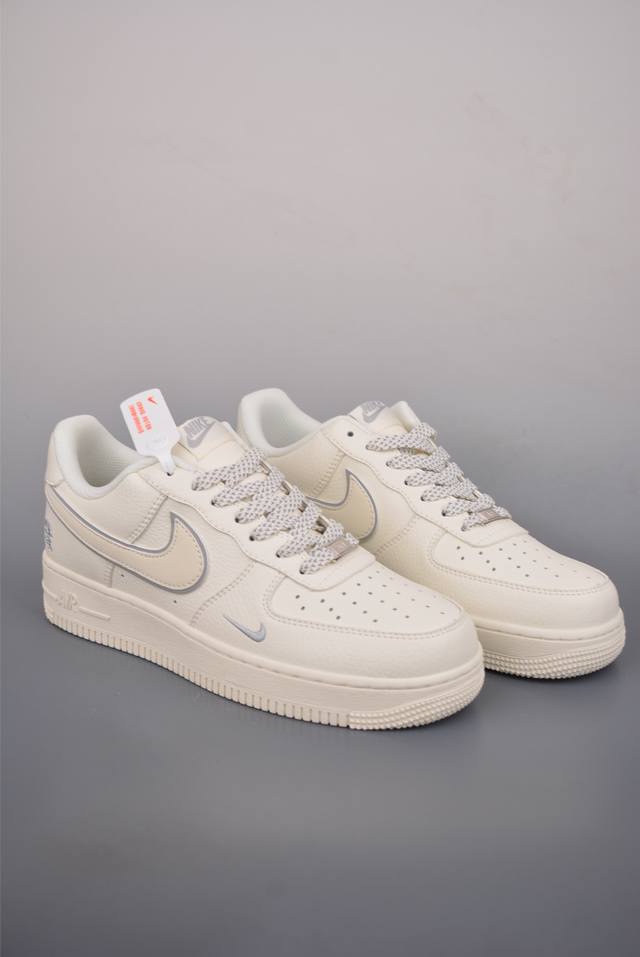 Nike Air Force 1 Low 米银 原楦头原纸板 打造纯正空军版型 专注外贸渠道 全掌内置蜂窝气垫 原盒配件 原厂中底钢印、拉帮完美 官方货号: C