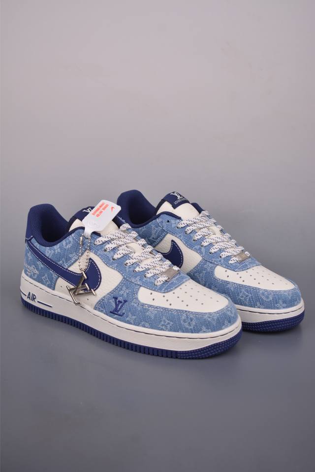 Nike Air Force 1 Low Lv联名 原楦头原纸板 打造纯正空军版型 专注外贸渠道 全掌内置蜂窝气垫 原盒配件 原厂中底钢印、拉帮完美 官方货号: