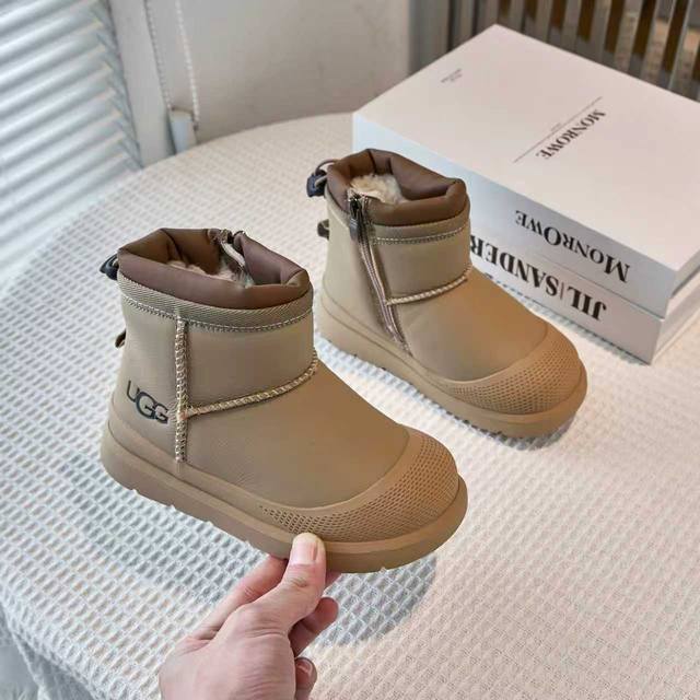 Ugg塔斯曼儿童中帮雪地靴 尺码26-37 经典Ugg明星款式 低帮款式设计，保暖防风 羊毛一体系列，质感满满 橡胶耐磨防滑大底，脚感超赞