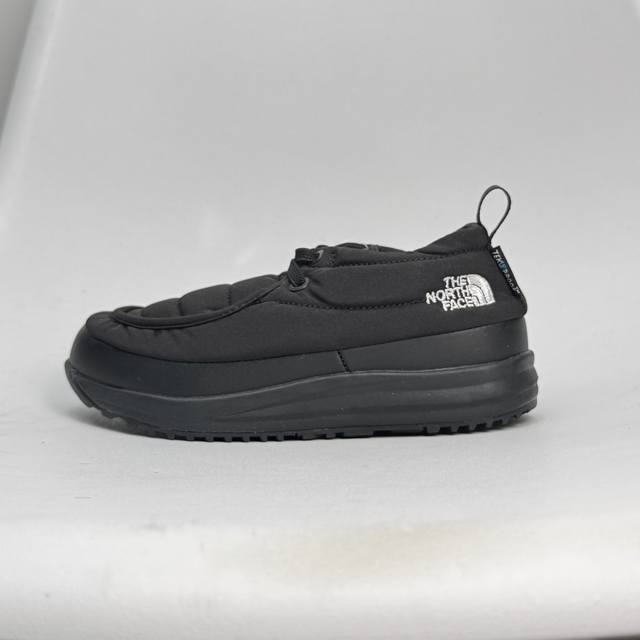 放店价 北家新款882松紧带儿童棉鞋 Size：28-35码 经典北面棉鞋 松紧带设计，穿脱方便 优质面料拼接，保暖又舒适 原装耐磨防滑大底，脚感超赞