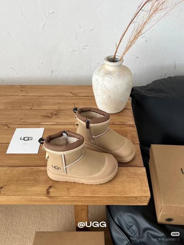Ugg塔斯曼儿童中帮雪地靴 尺码26-37 经典Ugg明星款式 低帮款式设计，保暖防风 羊毛一体系列，质感满满. 橡胶耐磨防滑大底，脚感超赞