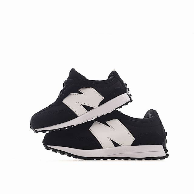 专为学龄前儿童设计，以复古经典设计和现代舒适相结合，宽版设计更贴合亚洲儿童脚型，提供更佳支撑。轻盈透气的材质让孩子行走更加舒适，独特的大底设计确保出色的抓地力和