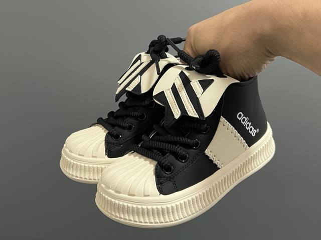 调价 高帮拉链式儿童软底运动鞋 Size：26-37码 细绒内里，保暖又舒适 拉链式设计，穿脱方便 耐磨防滑大底，脚感超赞 中帮款式，保暖又防风