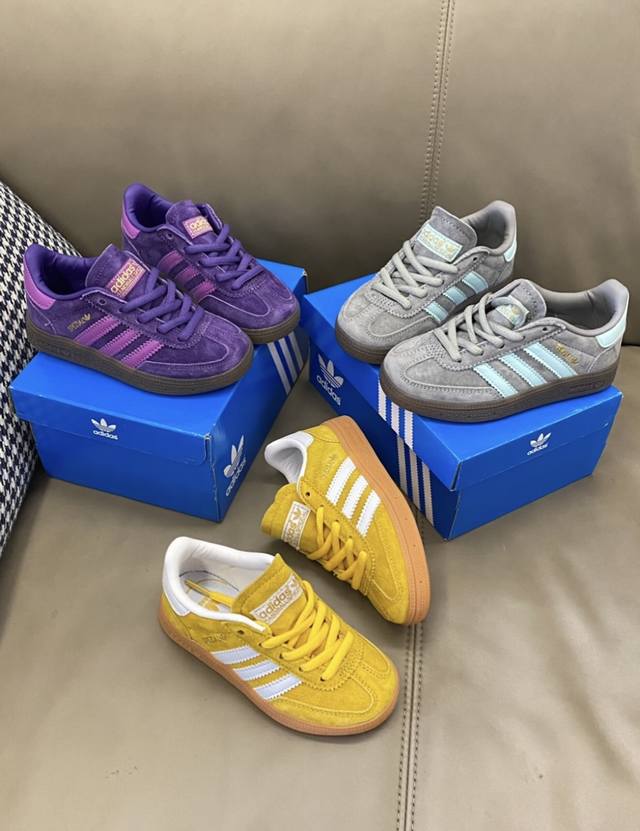 原图直出 属于小脚的球鞋，百看不厌Omg！今天必须疯狂打Call这双Adidas神鞋 细节处理得太到位了，每一个缝线都透露着品质感！而且性价比超高