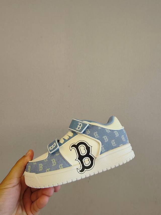 备战双十二特价 不退换 M家经典队标双魔术贴+松紧带儿童老爹鞋 Size:26-37.5码 Mlb新款队标 老爹款式设计 单色合集图 备战双十二特价 不退换 M家经典队标双魔术贴+松紧带儿童老爹鞋 Size:26-37.5码 Mlb新款队标 老爹款式设计 单色合集图