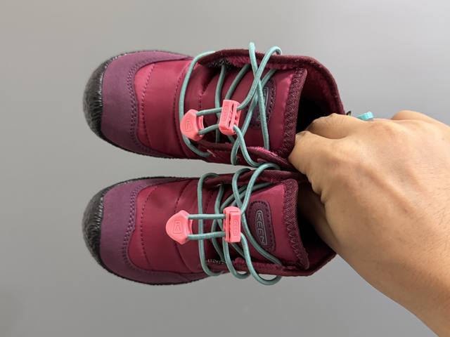 加绒 Keen 新款山系马球中帮儿童棉鞋 Size：26-37码 潮牌Keen系列 鞋靴后跟加绒，前端不加绒 中帮款式，保暖防风 橡胶耐磨防滑大底，脚感超赞 精