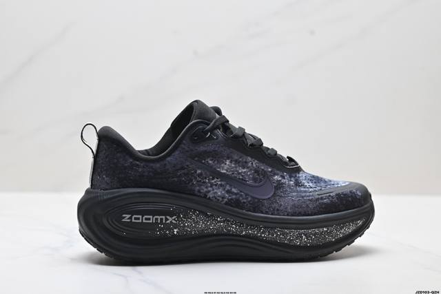 公司级Nike Vomero plus 耐克 舒适减震防滑 低帮跑步鞋 全掌Reactx泡绵中底 前掌和后跟还配备了Air Zoom气垫单元 据说跑起来更快更舒