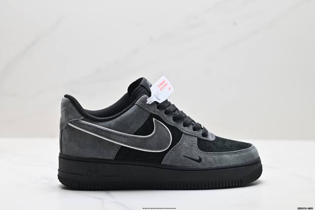 公司级Nike Air Force 1‘07 原楦头原纸板 打造纯正低帮空军版型 专注外贸渠道 全掌内置蜂窝气垫 原盒配件 原厂中底钢印、拉帮完美 货号:Zh0