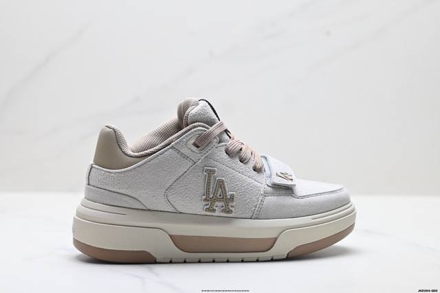 公司级Mlb Chunky Liner Mid人气单品学长鞋系列轻量增高厚底百搭中帮休闲运动板鞋 货号:3Asxh015N 尺码:35.5 36 36.5 37