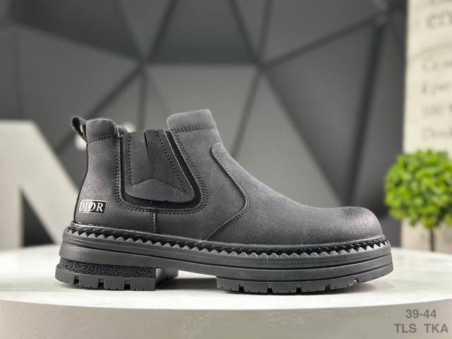 迪奥 Dior Jordan 1 迪奥 时尚风格。独具特色市场唯一独家出货。 货号：Cn8608-002 尺码：如图所示 Tls Tka